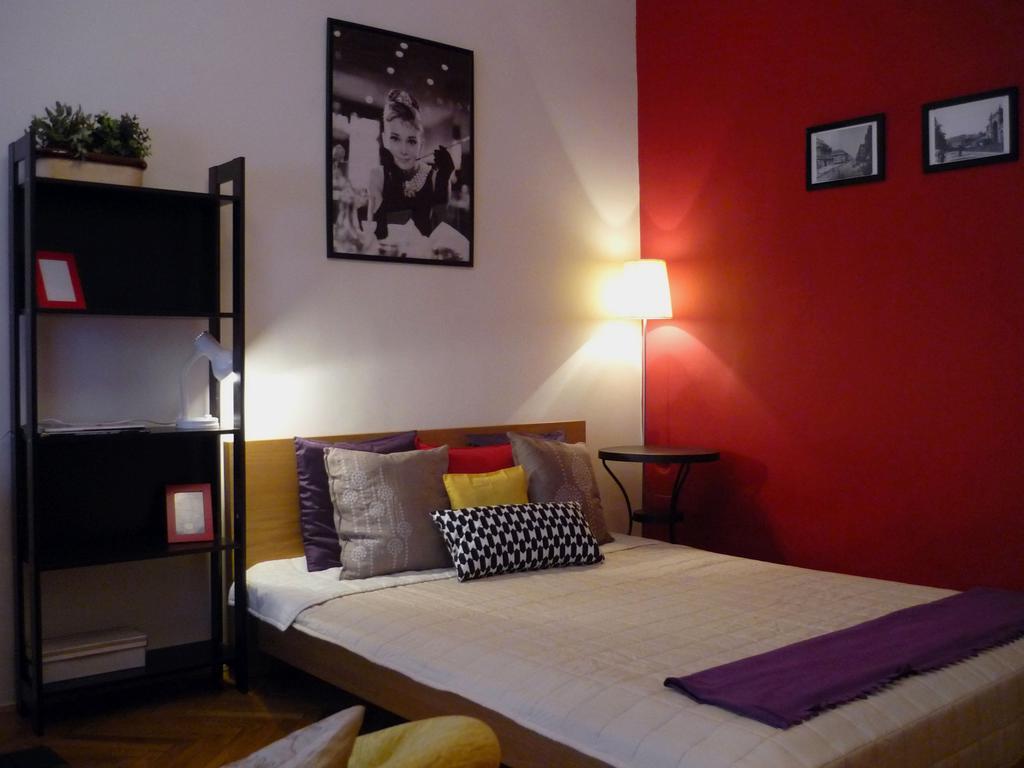 Downtown Studio Apartment *