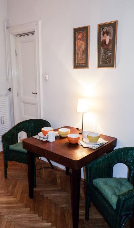 Downtown Studio Apartment *